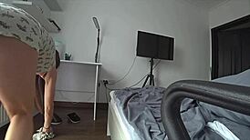 रशियन वाइफ को हस्बैंड के बेस्ट फ्रेंड के साथ एनल वीडियो में धोखा देना।