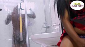 Horny Madam Makes Gateman Fuck Her Hard, Squirting So Many Times While Oga's Busy