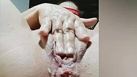 mirelladelicia masturbates