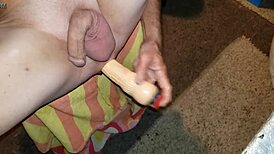 Igrem se z dildom solo, horny twink stil