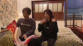 人妻熟女ハロウィンコスプレでフェラから生中出しさせられる