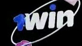 the chick i met at the market agreed to fuck hidden in the car in the open parking.