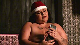 mamãe noel bbw safada gozando gostoso com seu brinquedo na chamada de vídeo - mary jhuana