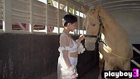 wow i’m shook, beautiful teen mia valentine showin off curvy body, big ass n tits