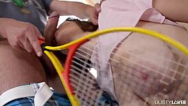 مارينا فيسكونتي المراهقة البزازة 18+ تركب زب صلب في الجيم مع صدر متمايل