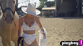 wow i’m shook, beautiful teen mia valentine showin off curvy body, big ass n tits