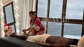 Massagista Asiática Lina Nakamura Massages John Coffee Until He Finishes Inside Latina