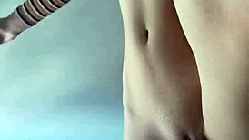 Fit girl having fun - maiskii