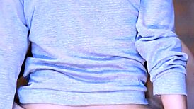 la hijastra y su amiga se entregaron mutuamente con determinacion para prolongar el extasis