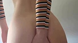 Fit girl having fun - maiskii
