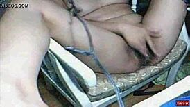 Watch this webcam babe perform free amateur sex now!