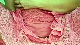 Latina milf starts morning solo