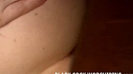 Büyük siyah yarraklar dar beyaz amcığımı sırılsıklam ıslatıyor