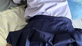 Pelancong Perancis, nak kongkek pelajar Thai 18+ dalam uniform?