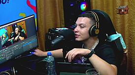 How does Bia show her delicious curves?