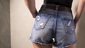 Wow, Amateur Teen Teases Tight Ass in Jeans Shorts!