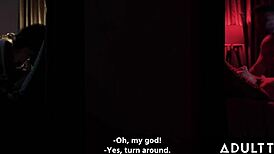 Adult time - Αθώα Lulu Chu πιάστηκε σε τρελό τρίο από συγκάτοικο και κοπέλα