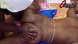 Fille du pasteur se fait squirter en doggy avec fringues déchirées