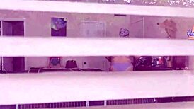 Perverted guy jerks off to my huge bbw ass in public 😏