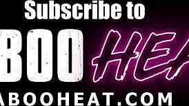 เย็ดแม่เลี้ยงเซ็กซี่โซเฟีย ล็อก ขณะเธอคุยกับพ่อเลี้ยงทางโทรศัพท์