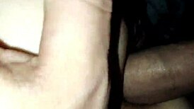 نكني في طيزي من هالنموذج الساخن