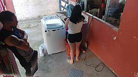 A Patroa Saiu e a Empregada Não Resistiu Meu Pau Duro