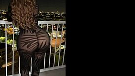 richelle ryan invites stud home