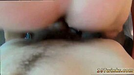 Jessie fúka bareback emo twinkovi v gay amatérke