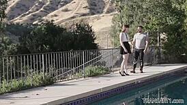 Риелтор Натали Марс закрывает сделки большими сиськами и диким анальным сексом. Она транс-звезда в каждой сцене!