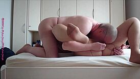 Ugh, I’m so turned on by this geile frau in pantyhose... damn!