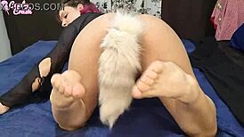 Pregnant Novinha Stretches Pink Ass with Black Dildo