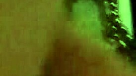 Horúca ryšavka prichytená pri masturbácii ohnutá