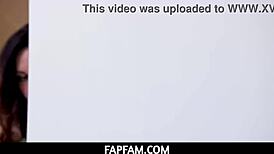 Chris gets boner entering willow ryder 😏