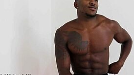 phoenix fellington in a solo mixitupboy video