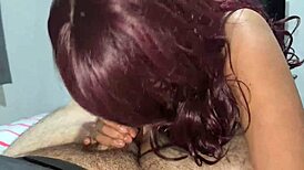 A MI RICA VECINITA LE ENCANTA TRAGAR LECHE CUANDO SU ESPOSO SALE A TRABAJAR. ELLA CABALGA Y CHUPA EN LENCERIA LATINA.