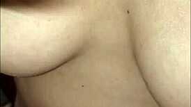 Hei, sjekk denne lesbiske tribbing med høye stønn 😍