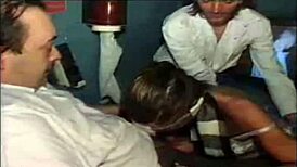 フランス痴女がセックスショップで乱交アナルアクション