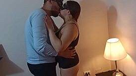 Madrastra ninfomana en trio con su hijastro y su marido le encanta la verga a esta puta latina en new york usa 1