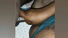 Une bonne petite salope 18+ se fait baiser anale