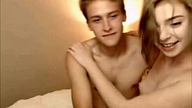 Lillexie Masturbates on Webcam Live