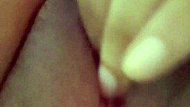 Indian babe rubs slutty cunt before work