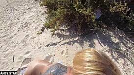 Sperma swallowing under Fuerteventura's hot sun