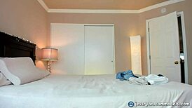 hey, wanna see milf jess ryan play with all her naughty sex toys?