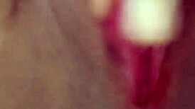 Indian babe rubs slutty cunt before work