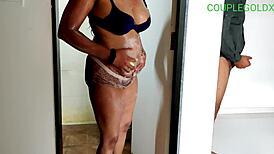 Pados Wali Bhabhi Ko Chori Se Nahate Dekh Liya Tha, Uff Kya Scene!