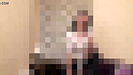 Help me squuze outta these skinny jeans for femdom fun