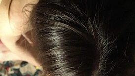 Bundinha perfeita de adolescente leva buraco apertado cheio de porra. Ação anal caseira!