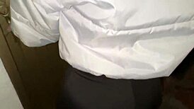 little girl meets a fan and leaves with him