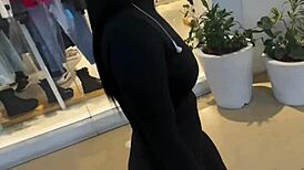 little girl meets a fan and leaves with him