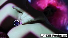 Jayden Jaymes Intensely Enjoys Sexy Solo Fun With Her Wet Pussy